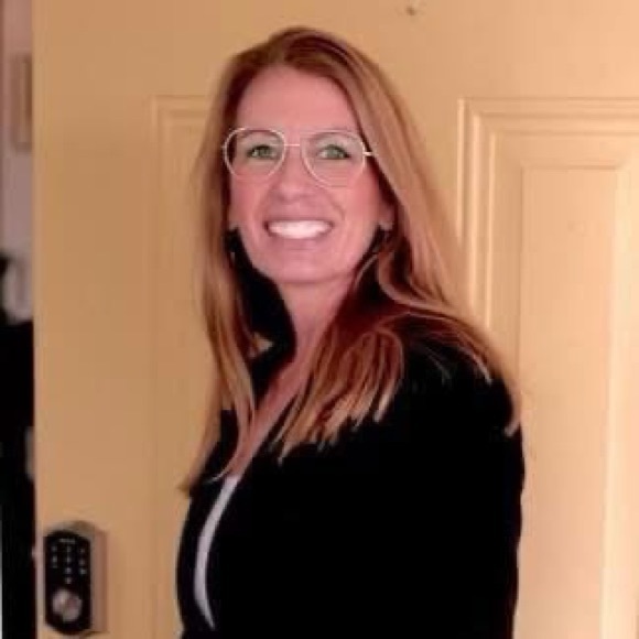 Meet your Posher, Meredith - Picture 1 of 1